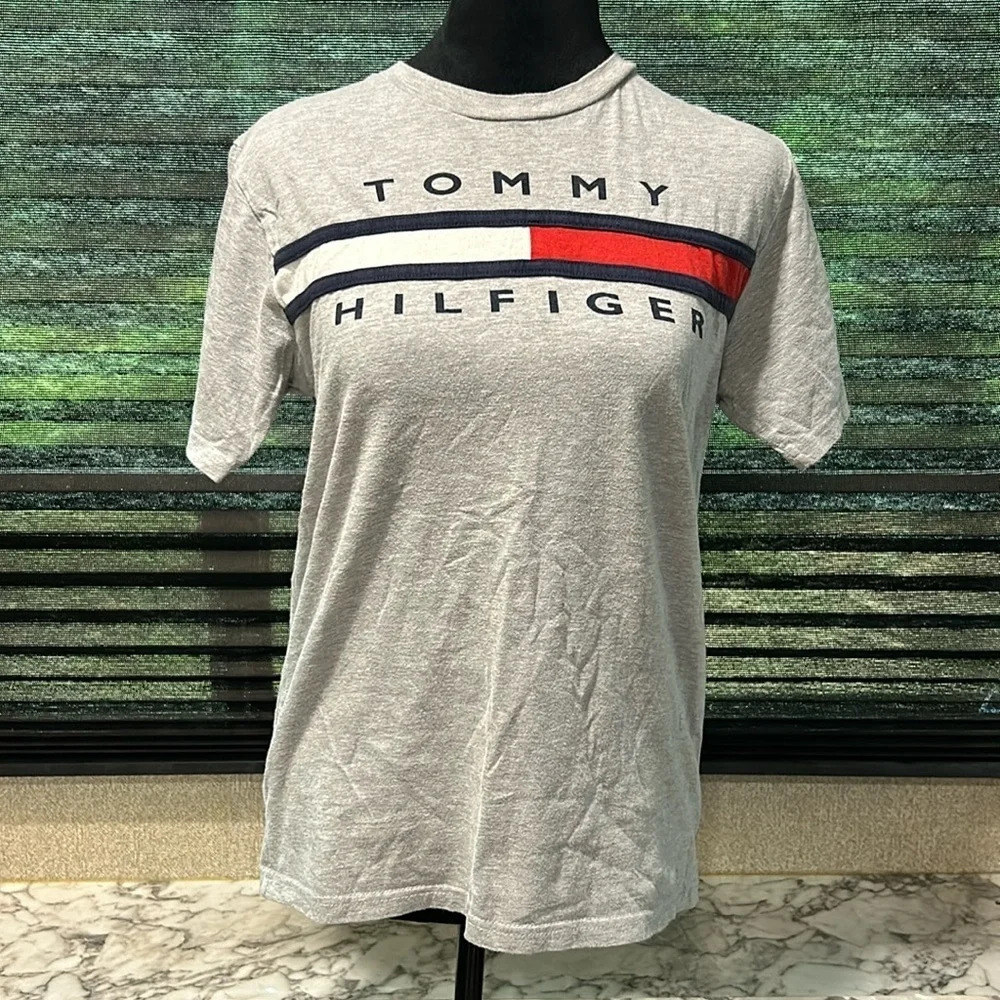 Tommy Hilfiger Boys Gray Short Sleeve Crewneck Logo Front T-Shirt Large 16/18